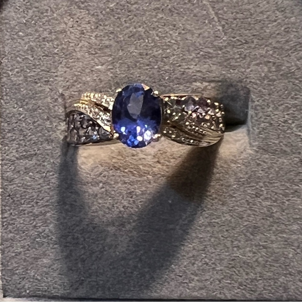 Tanzanite and diamond 925 Sterling Silver Ring